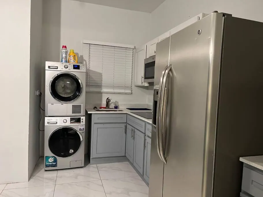 Luxury 1 Bedroom & Rooftop Pool Unit #2 Falmouth 0*,